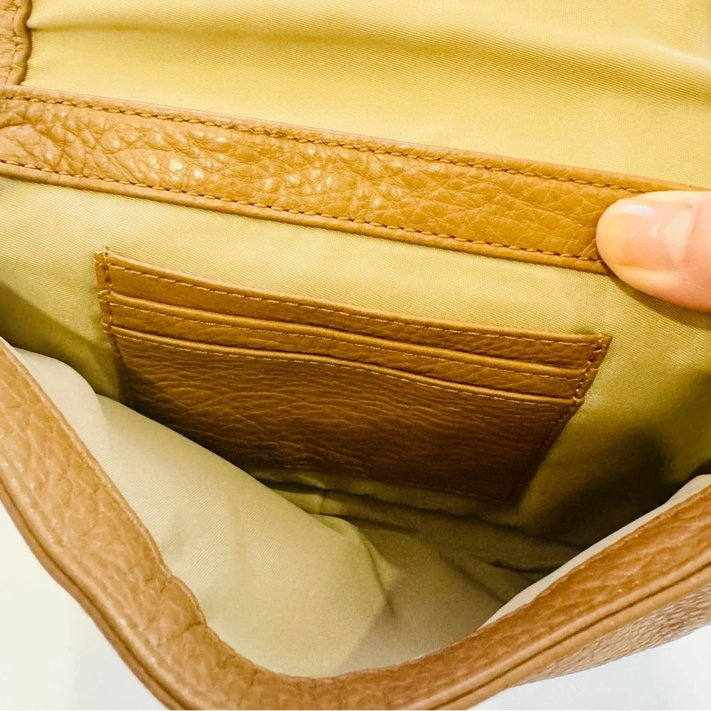 Tory Burch Amanda Mini Crossbody Bag in tan_9